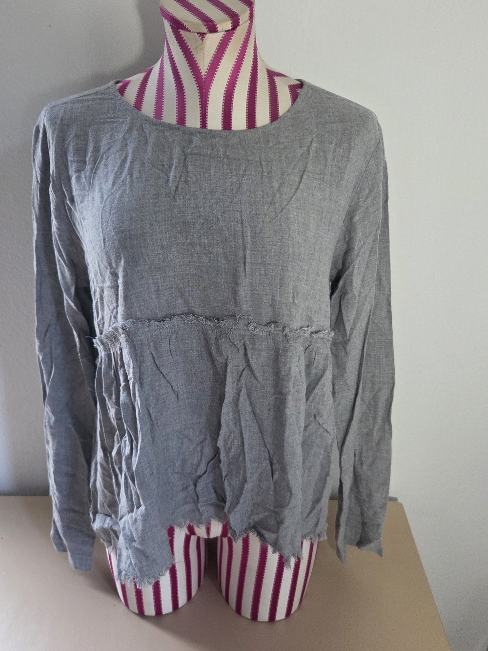 Cloth & Stone Grey Peplum Blouse M Frayed Hem Button Back Anthropologie